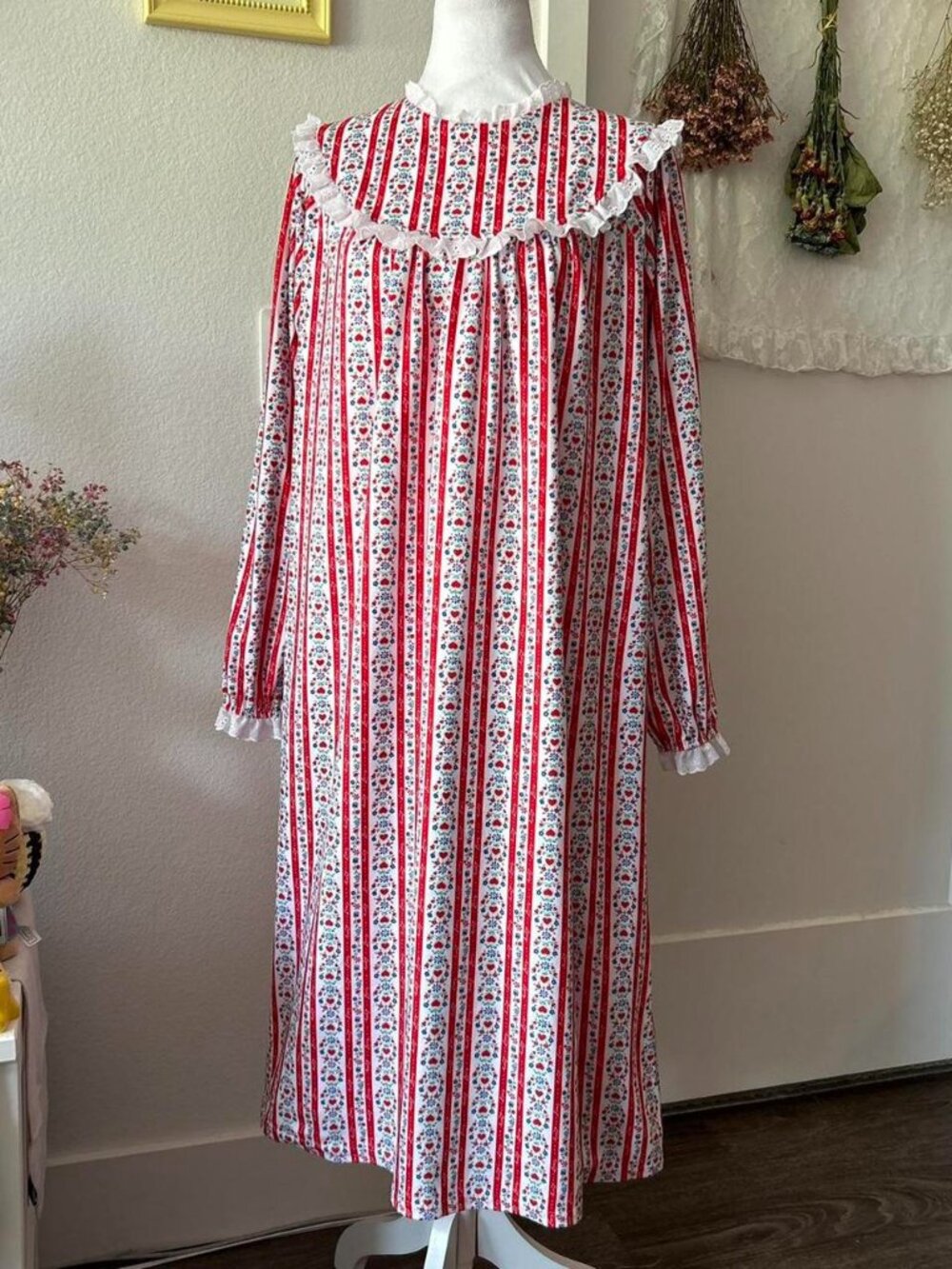 Vintage Lanz of Salzburg Red and White Retro Maxi Long Sleeve Nightgown